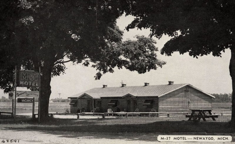 M-37 Motel - Old Postcard (newer photo)